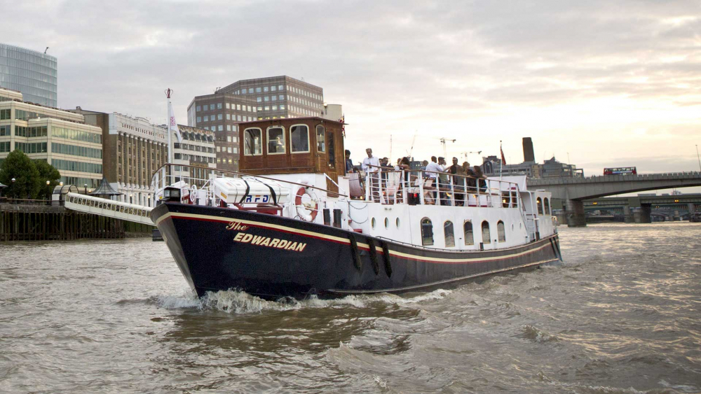 thames luxury charters mv edwardian boat sailing london4