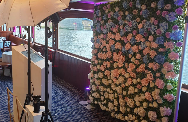 thames luxury charters 2019 spring cruise elizabethan flower wall