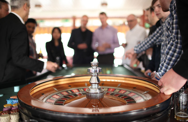 thames luxury charters dixie queen casino tables