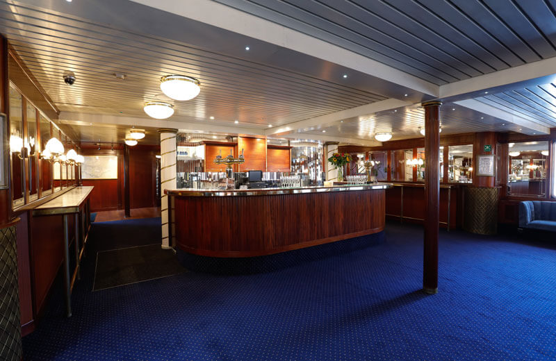 thames luxury charters dixie queen lower deck bar2
